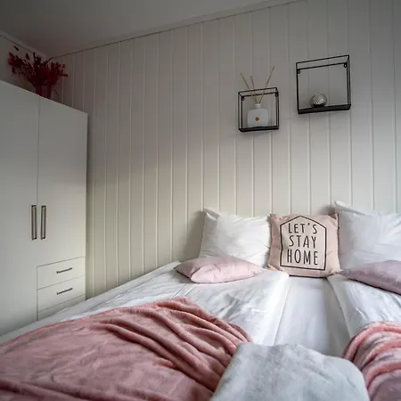 Center Getaway 9 By Berti Appartement